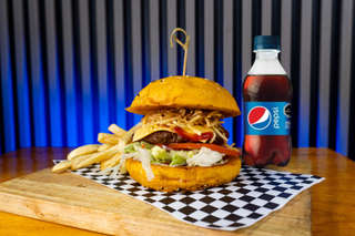 Producto Hamburguesa + Papas + Bebida