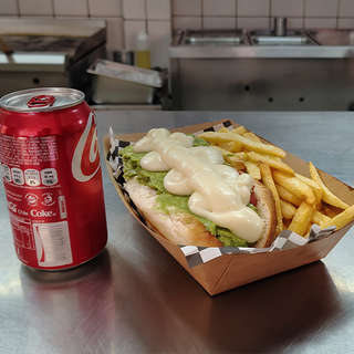 Producto Vienesa italiana con Papas y Bebida