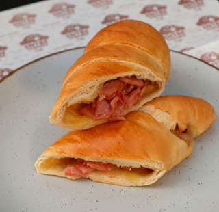 Producto Cachito Jamón Queso Gauda 