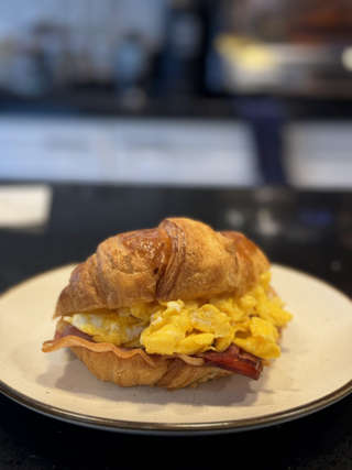 Producto Croissant Huevo Tocino