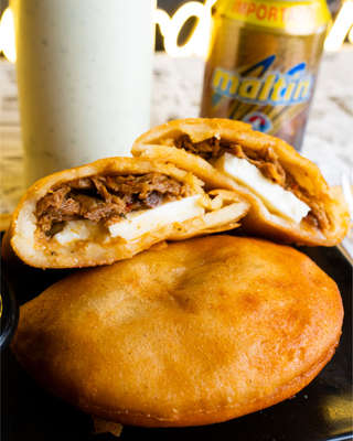 Producto Empanada Mechada Queso