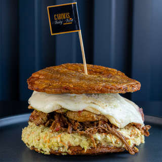 Producto Patacon Mixto Filet de Pollo y Carne Mechada