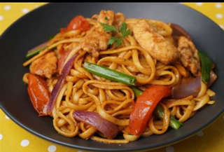 Producto Tallarín salteado de pollo