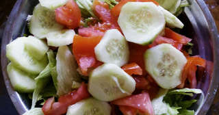 Producto Ensalada mixta de tomate lechuga pepino