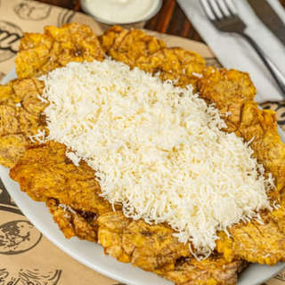 Producto Tostones con queso Rallado y Nata