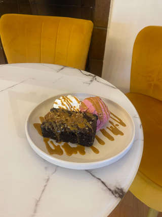 Producto Brownie con helado 