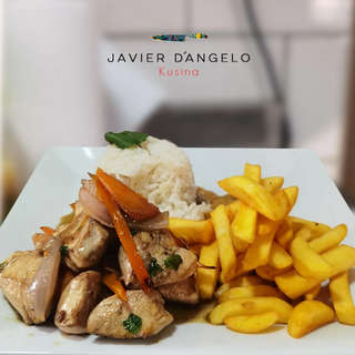 Producto Pollo Saltado