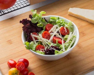 Producto Ensalada hojas verdes tomate y parmesano