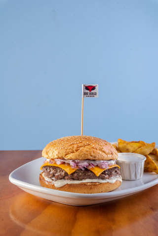 Producto Onion Burger + Papas