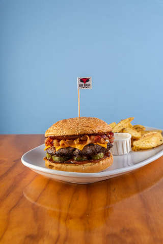 Producto Rusty Burger + Papas