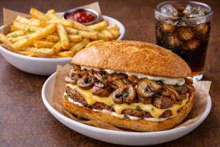 Producto Ruta 68 con papas y bebida 