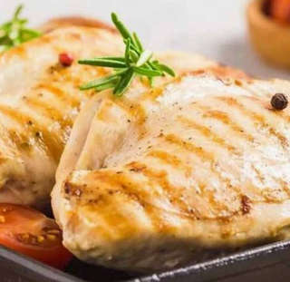 Producto  Pechuga Grille más agregado y salsa