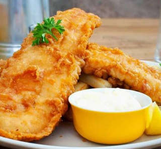 Producto  Merluza frita más agregado y salsa